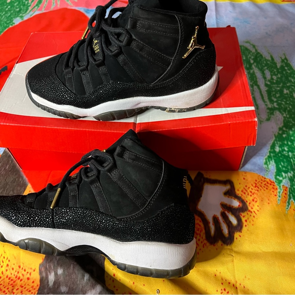 Air Jordan 11 - Picture 4 of 9